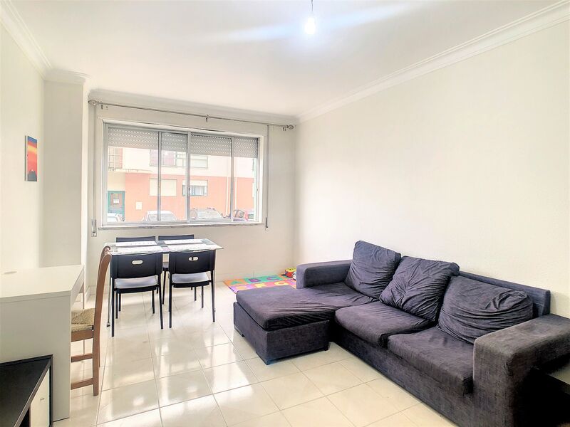 Apartamento bem localizado T2 Baixa da Banheira Moita para comprar - lareira, cozinha equipada