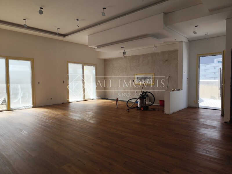 House V4 Isolated Pinhal do General Fernão Ferro Seixal - air conditioning, swimming pool, garage