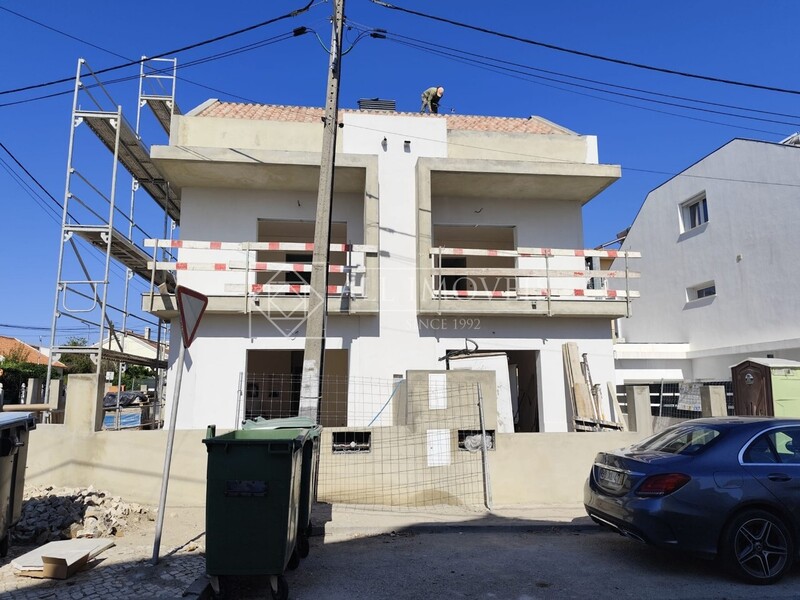 House V3 Semidetached Pinhal do General Quinta do Conde Sesimbra - balconies, air conditioning, attic, alarm, balcony