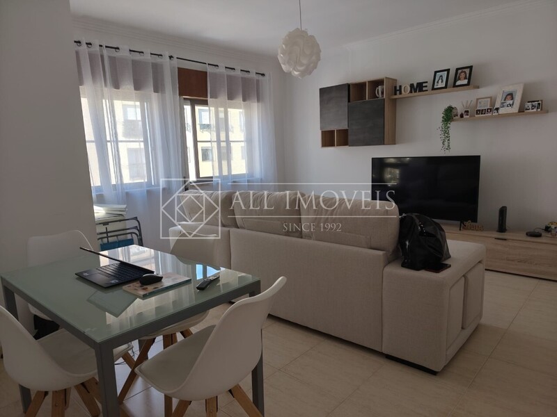 Apartment T2 well located Urbanização Cova dos Vidros Quinta do Conde Sesimbra - fireplace, kitchen, 2nd floor