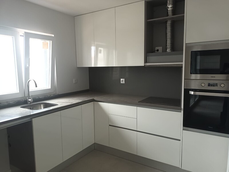 Apartamento T2 Pinhal do General Quinta do Conde Sesimbra - vidros duplos, arrecadação, ar condicionado, varandas