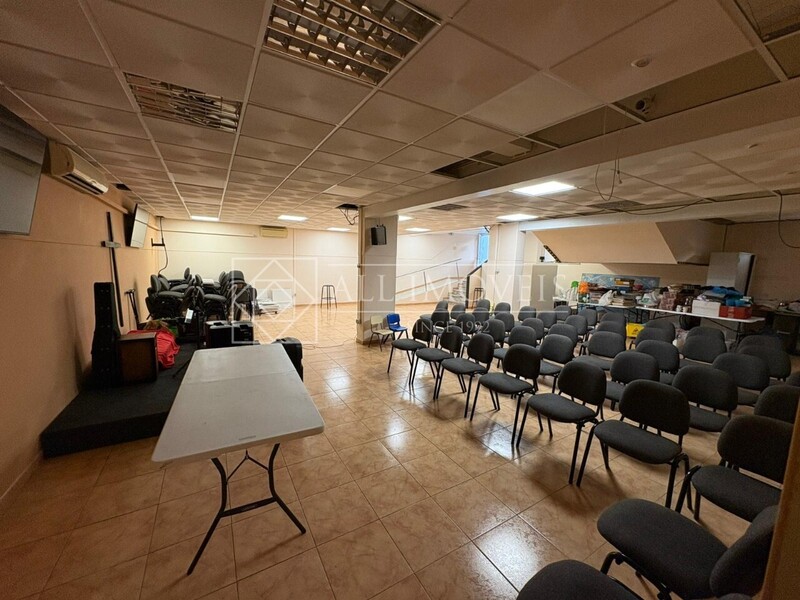 Warehouse basement Corroios Seixal - toilet