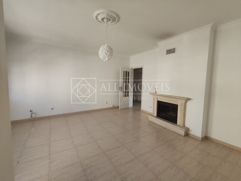 Apartment T2 well located Urbanização Cova dos Vidros Quinta do Conde Sesimbra - kitchen, 2nd floor, fireplace