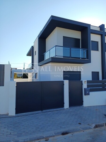 House Semidetached 2 bedrooms Pinhal do General Fernão Ferro Seixal - barbecue, terrace, balcony, alarm