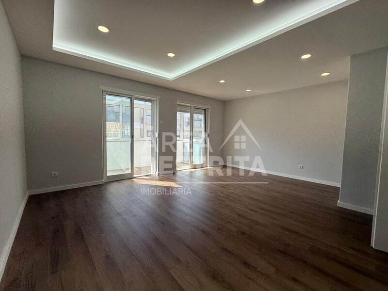 Apartamento Totalmente remodelado T3 no Laranjeiro, Almada