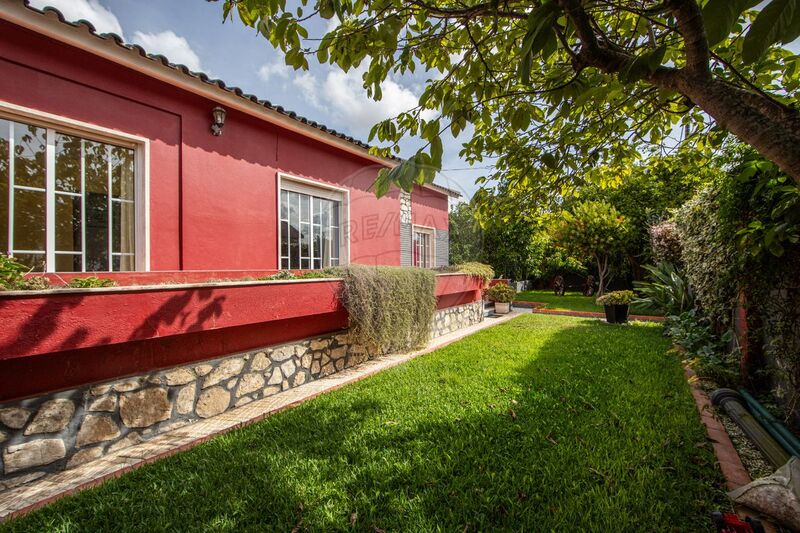 Home V5 Setúbal - swimming pool, garage, garden