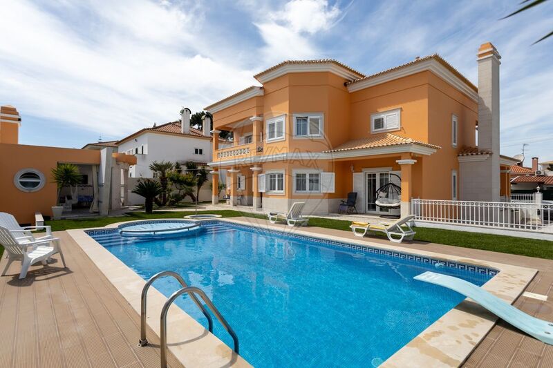 House 5 bedrooms Isolated Corroios Seixal - swimming pool, fireplace, central heating, double glazing, barbecue, air conditioning, garage