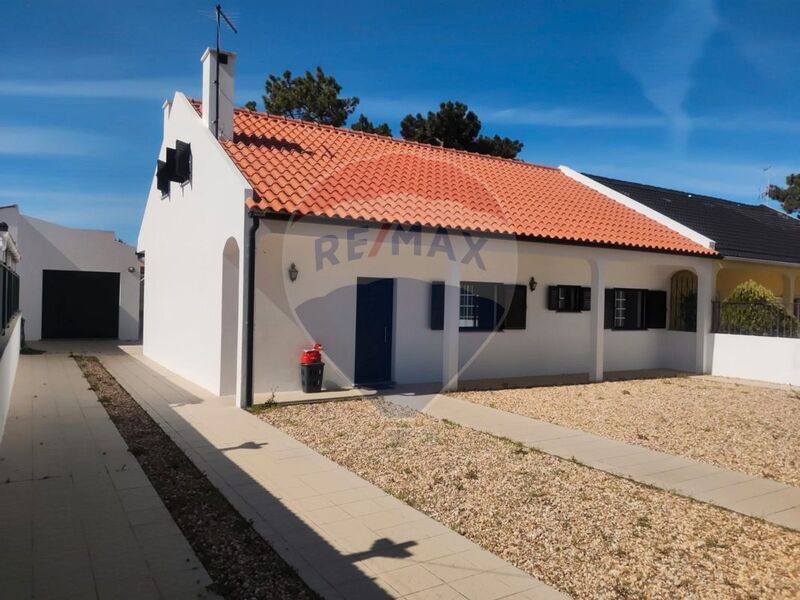 Moradia Renovada V3 Almada para comprar - garagem, lareira, jardins, sótão