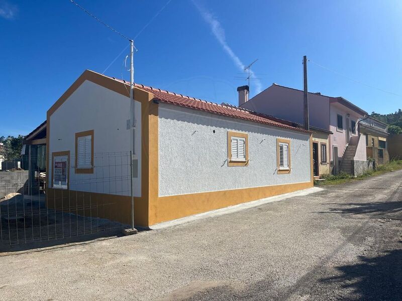 House Single storey V2 Tomar - boiler, garden, air conditioning, equipped kitchen