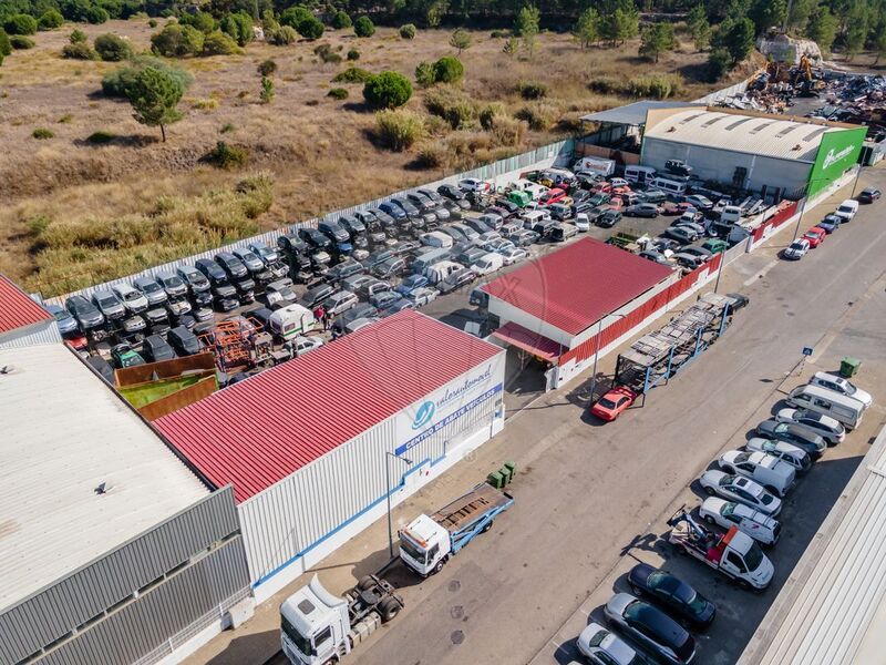 Warehouse Industrial with 502sqm Seixal