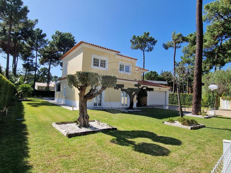 House V3 near the beach Almada - garden, garage, swimming pool