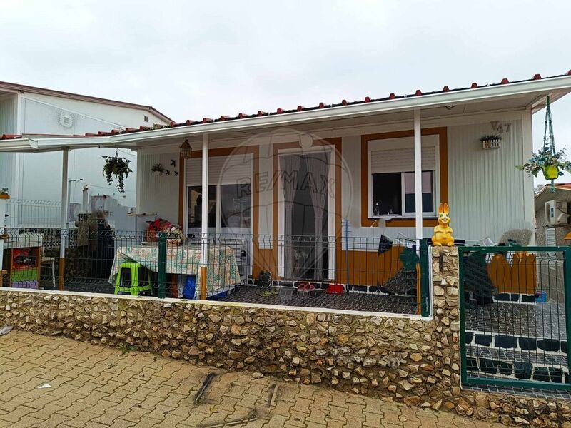 Moradia V2 Fernão Ferro Seixal - piscina, mobilado, ar condicionado, sauna, banho turco, cozinha equipada, ténis, parque infantil