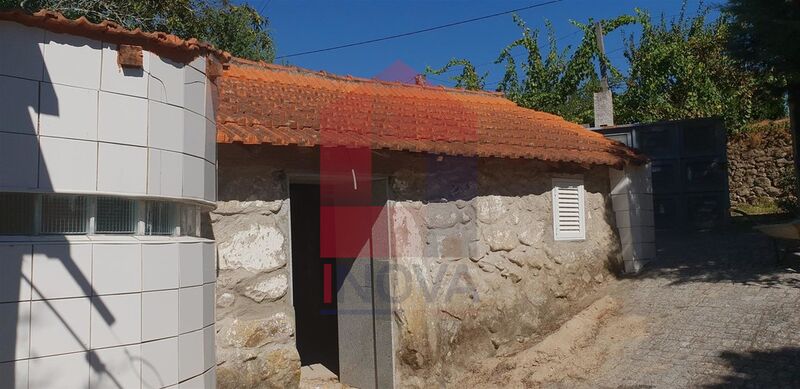Moradia em construção V0 Pico Vila Verde
