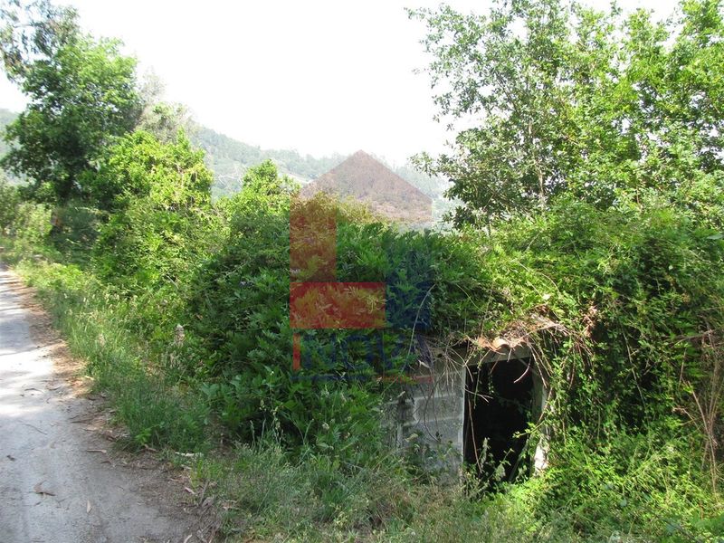 Terreno com 600m2 Valbom (São Pedro), Passô e Valbom Vila Verde à venda