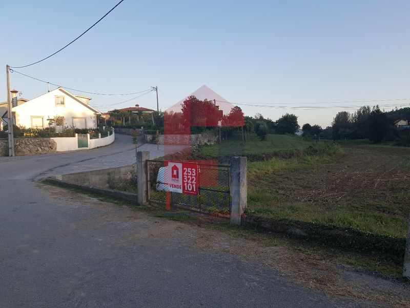 Venda Terreno Agrícola plano Parada de Gatim Vila Verde - bons acessos