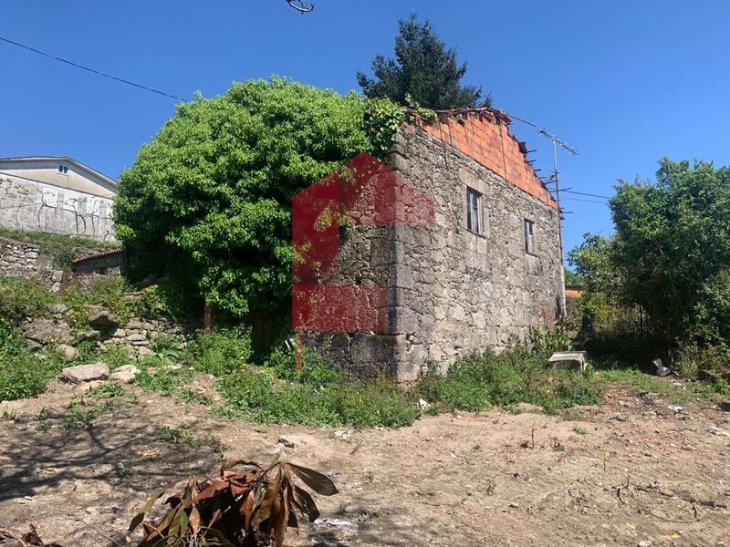Para venda Moradia V2 Rio Mau Vila Verde