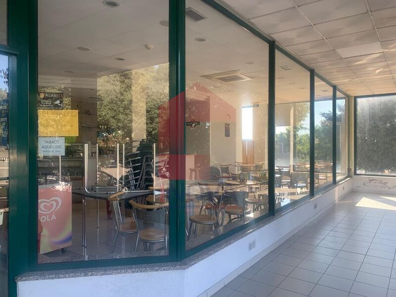 Loja para venda Braga - mobilado, wc, excelente localização
