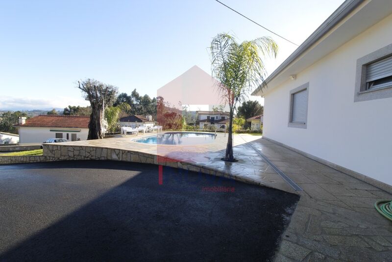 Moradia Térrea V2 à venda Carreiras (São Miguel) e Carreiras Santiago Carreiras Vila Verde - piscina, jardim