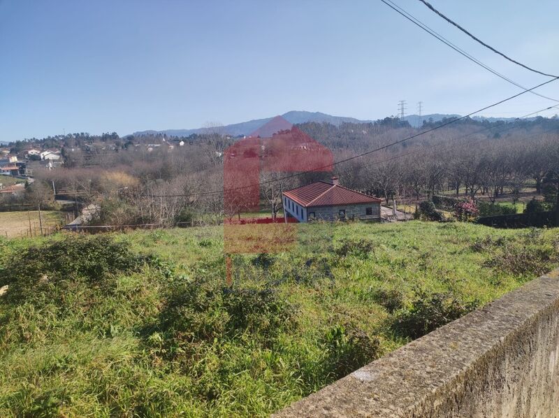 Terreno com 1018m2 Sabariz Vila Verde - bons acessos