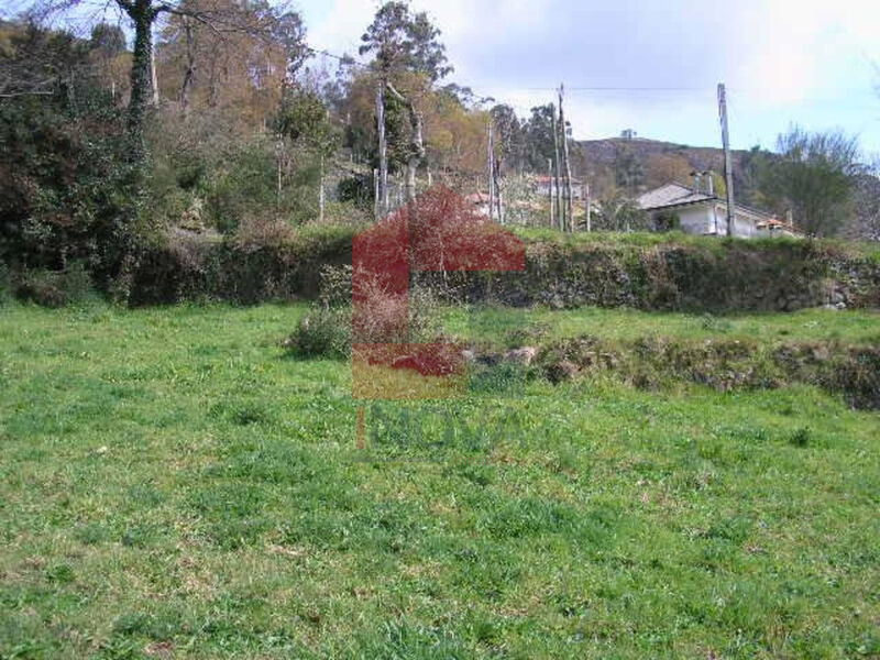 Terreno com 574m2 Aboim da Nóbrega Vila Verde