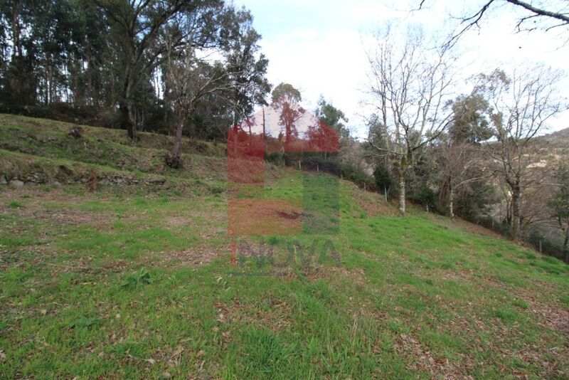 Land with 962sqm Duas Igrejas Vila Verde - easy access