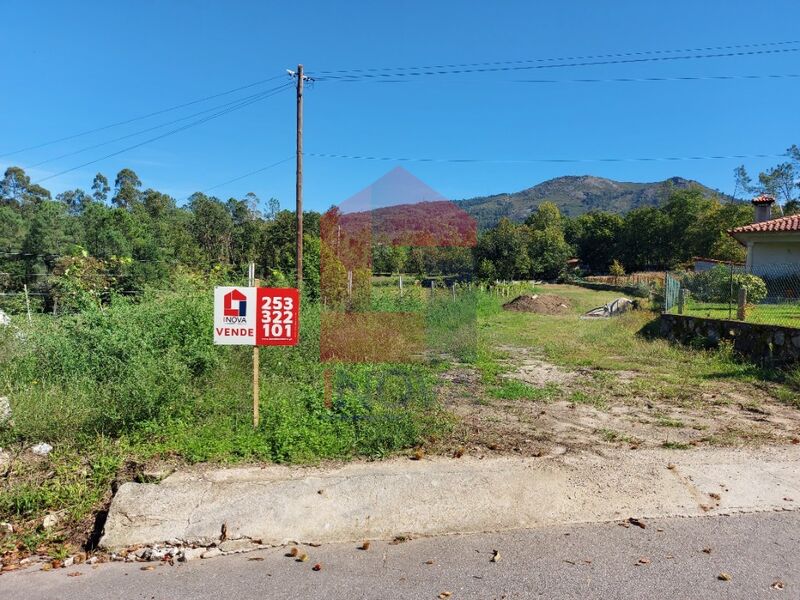 Land with 1800sqm Torre, Amares - easy access