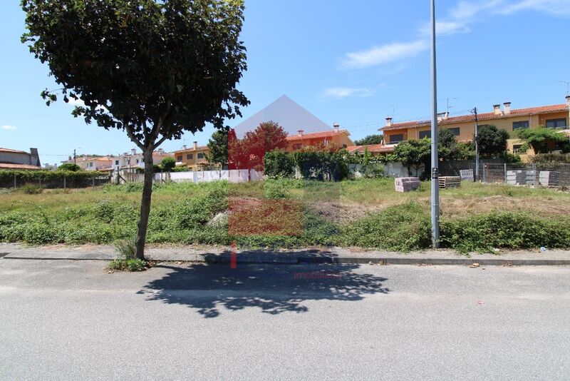Plot for construction Vila de Prado Vila Verde - easy access