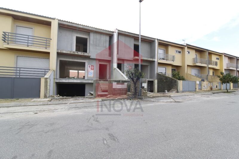 Moradia V3 nova Turiz Vila Verde para vender - ar condicionado, garagem