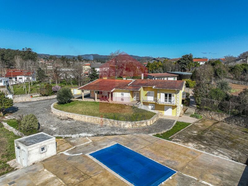 House V4 Single storey Vila Verde - swimming pool, excellent location, solar panels, central heating, garden