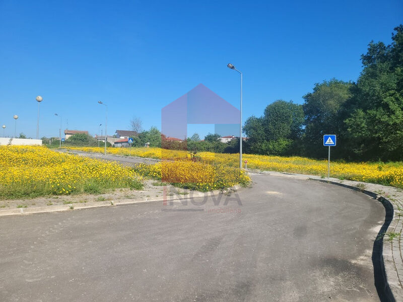 Plot for construction Turiz Loureira Vila Verde - easy access