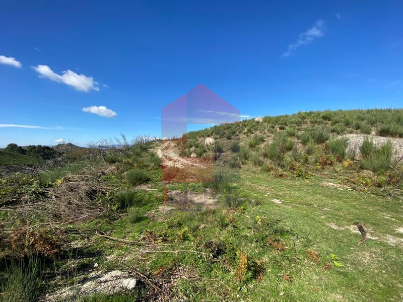 Land with 2220sqm Valdreu Vila Verde