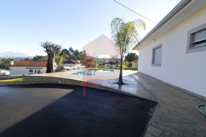 House Single storey 2 bedrooms Carreiras (São Miguel) e Carreiras Santiago Carreiras Vila Verde - swimming pool, garden