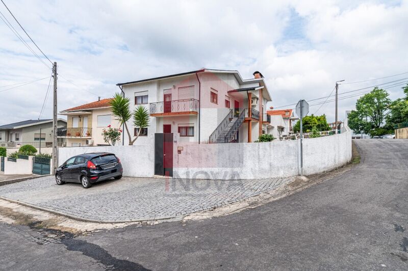 House V4 Santo Tirso - balconies, excellent location, balcony