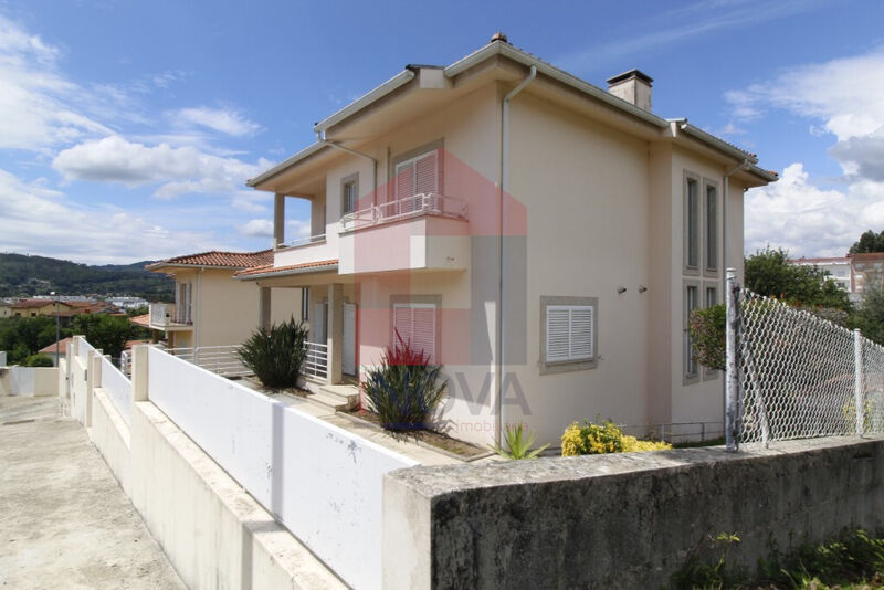 House V3 near the center Vila Verde - excellent location, central heating, air conditioning, garage