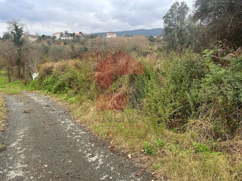 Land with 980sqm Vilarinho Vila Verde