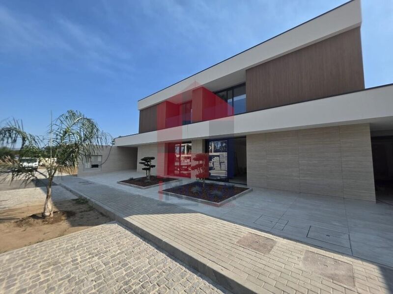 House V4 Luxury Turiz Vila Verde - automatic gate, air conditioning, swimming pool, garage
