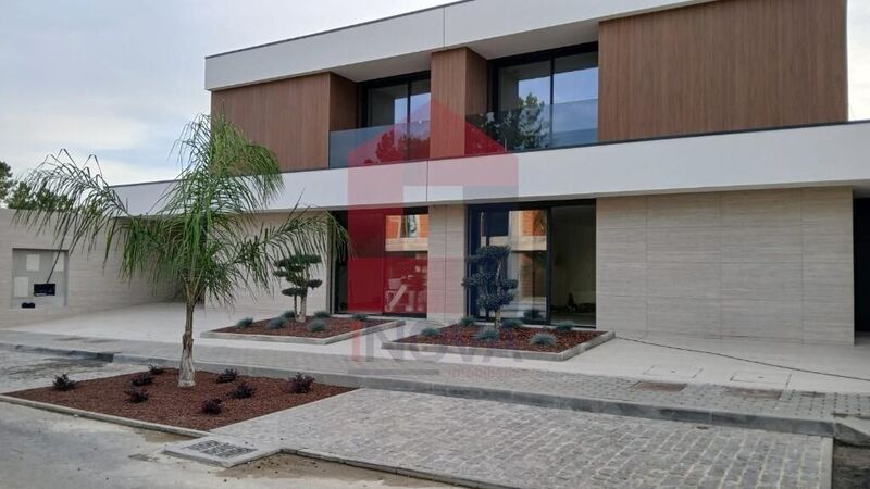 House Semidetached V4 Turiz Vila Verde - garage, automatic gate, air conditioning