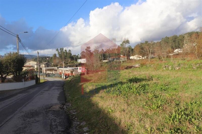 Land flat Fiscal Amares - electricity, easy access, water