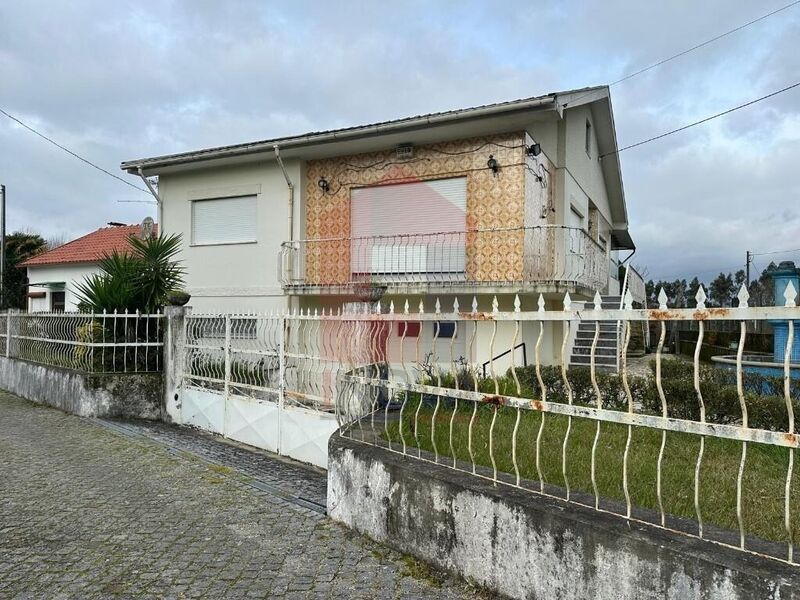 House Single storey V3 Palmeira Braga - garage, fireplace, central heating