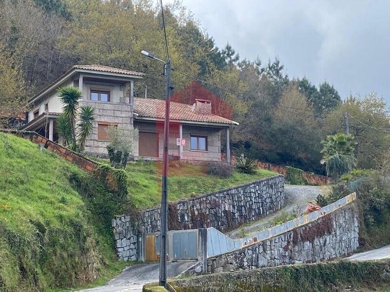 House V3 Codeceda Vila Verde - barbecue, garage, fireplace