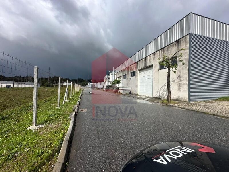 Warehouse Industrial with 595sqm Oleiros Vila Verde - easy access