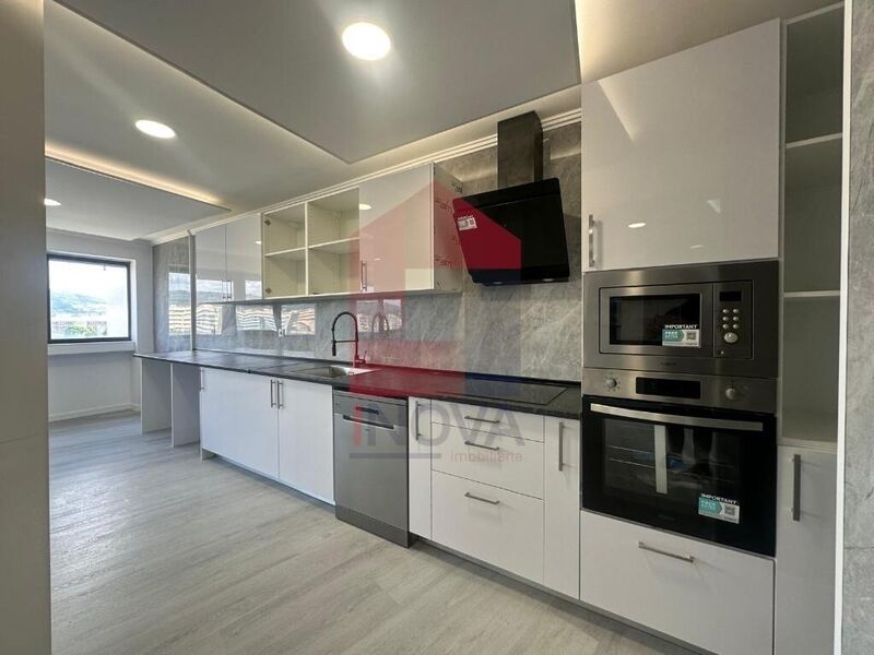 апартаменты с ремонтом T3 São Vicente Braga - веранда, система кондиционирования, гаражное место, веранды, гараж, камин