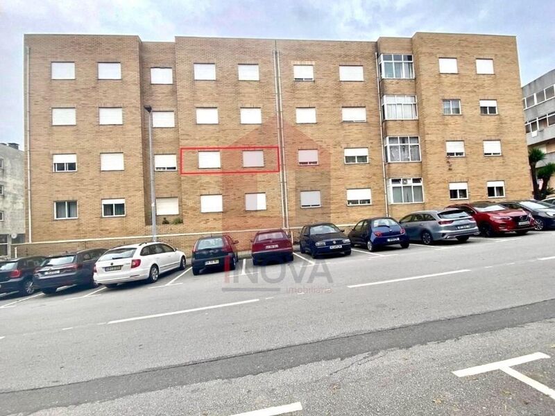 Apartment in the center T2 Amares - great location, garage, parking space, ground-floor