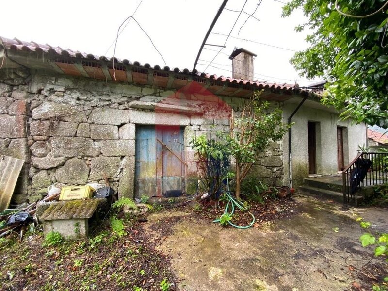 2 Moradias, Covas
