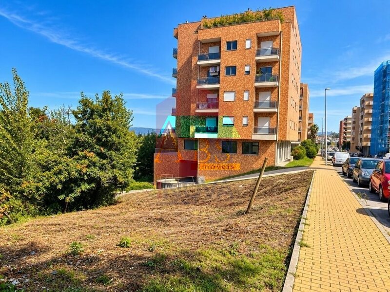 Terreno para Construção em Altura, Real