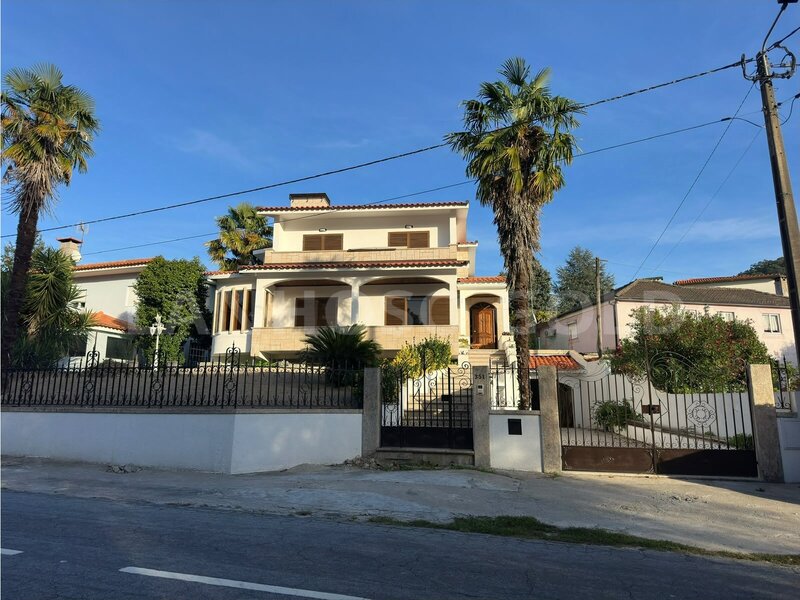 Moradia T5 - Excelente estado Sobradelo da Goma, Póvoa de Lanhoso