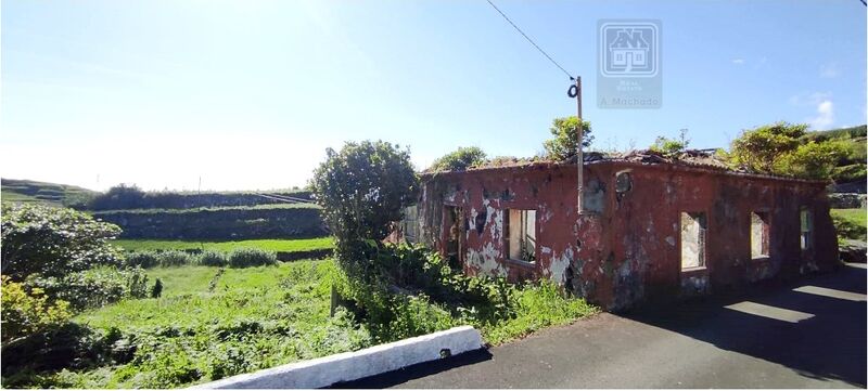 À venda Moradia em ruínas Fajãzinha Lajes das Flores - quintal