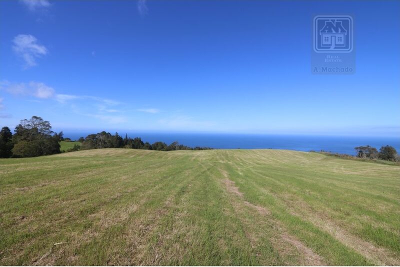 Terreno Agrícola com 21120m2 Santo António Ponta Delgada - excelente vista