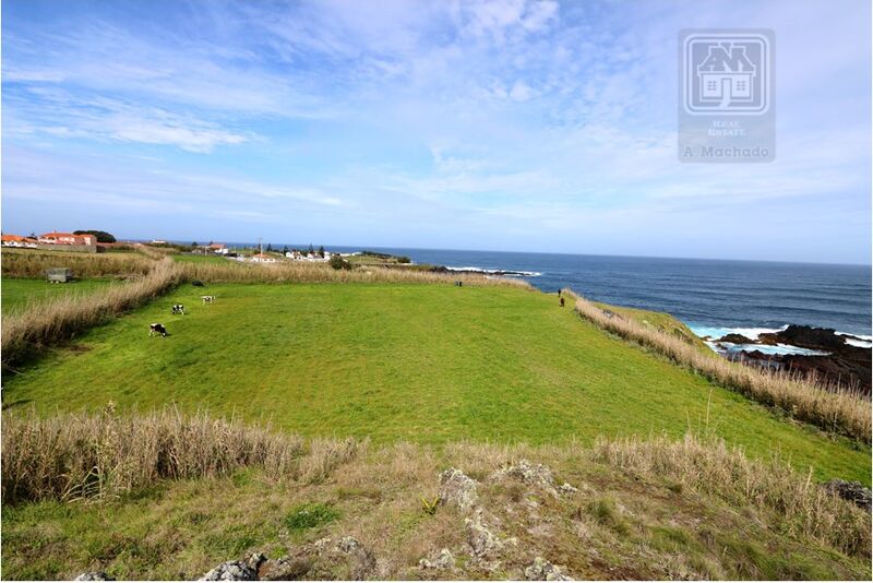 Para venda Terreno para construção Mosteiros Ponta Delgada - água, bom acesso, excelente localização, electricidade