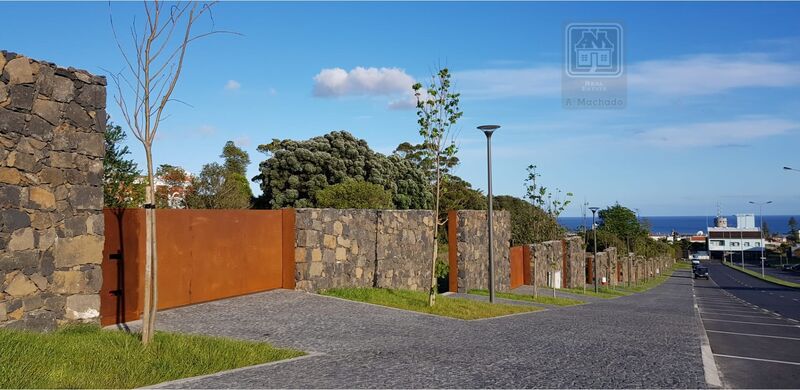 Lote de terreno Urbano com 472m2 Ponta Delgada (São Sebastião) para venda - garagem